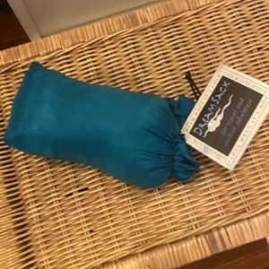 Dream sack the light and warm/cool cover for traveling
